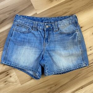 GAP Classic Light Blue Jean Shorts for Women Size 8 / 29